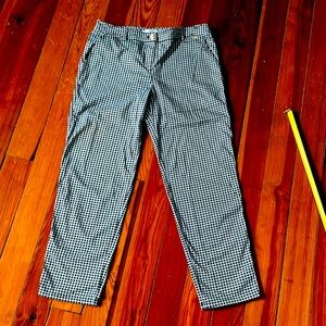 St John Sport, black/white cotton and spandex cropped pant. Size 8